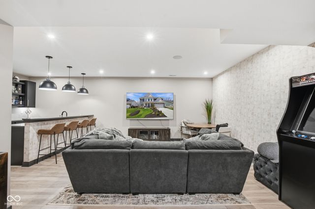 19918 Chatham Green Drive, Westfield, IN 46074