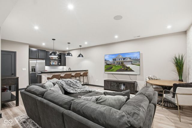 19918 Chatham Green Drive, Westfield, IN 46074