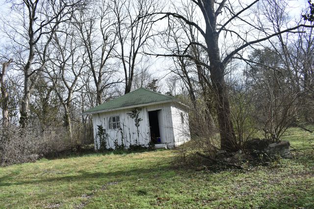 209 Hillcrest Dr, Madison, TN 37115