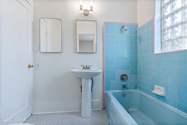 1902 E Hawthorne Street, Tucson, AZ 85719