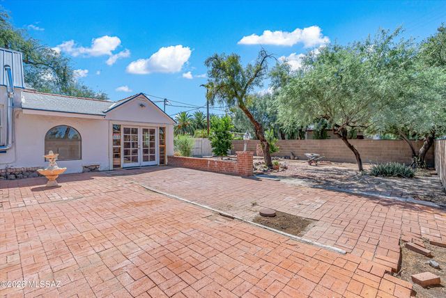 1902 E Hawthorne Street, Tucson, AZ 85719