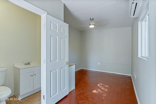 1902 E Hawthorne Street, Tucson, AZ 85719