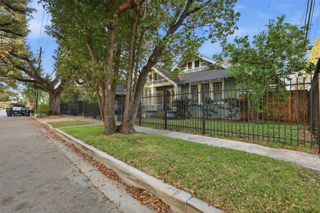 3308 Yupon Street, Houston, TX 77006