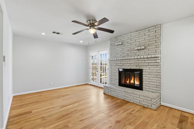 3055 Cliff Creek Drive, Dallas, TX 75233