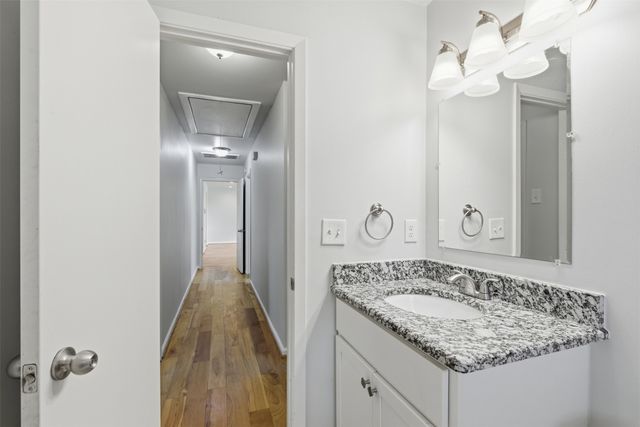 3055 Cliff Creek Drive, Dallas, TX 75233