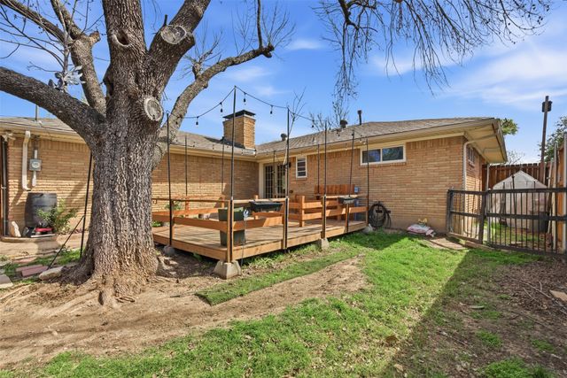 3055 Cliff Creek Drive, Dallas, TX 75233