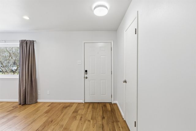 3055 Cliff Creek Drive, Dallas, TX 75233