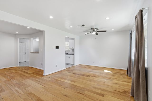 3055 Cliff Creek Drive, Dallas, TX 75233