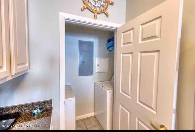 2230 Beach Drive, 1102, Gulfport, MS 39507