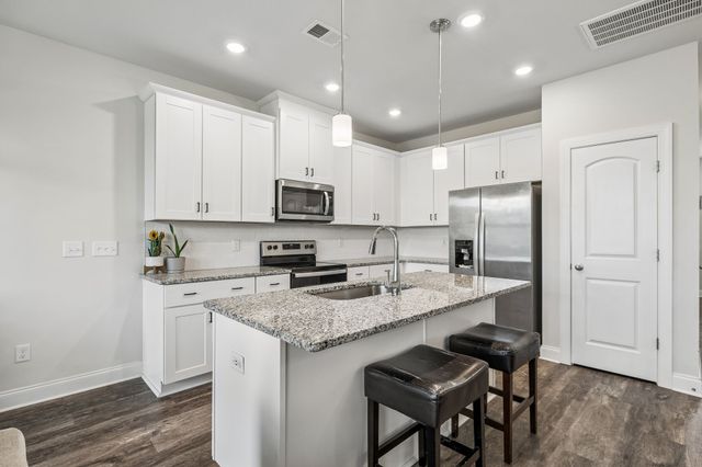 406 Wooden Shoe Way, Lebanon, TN 37090