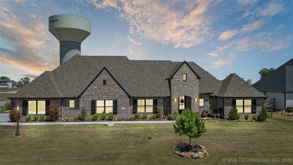 19340 E Canyon Ridge Road, Owasso, OK 74055