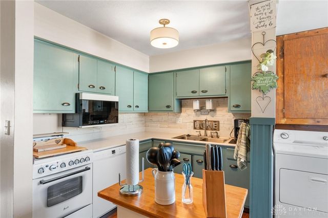 429 Forrest Lane, Troy, OH 45373