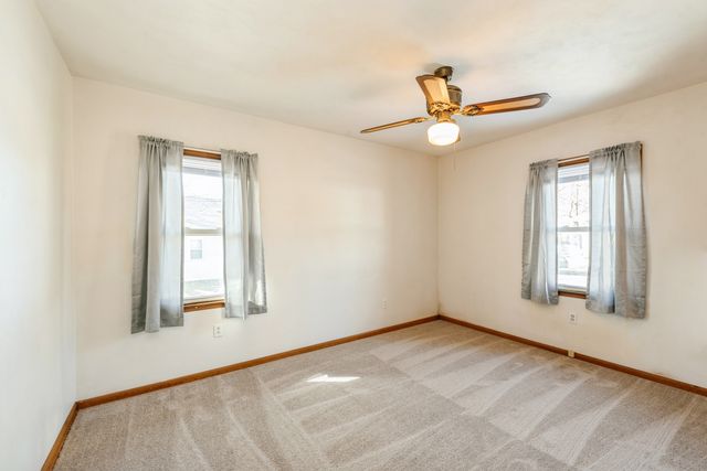 319 N Lord Avenue, Carpentersville, IL 60110