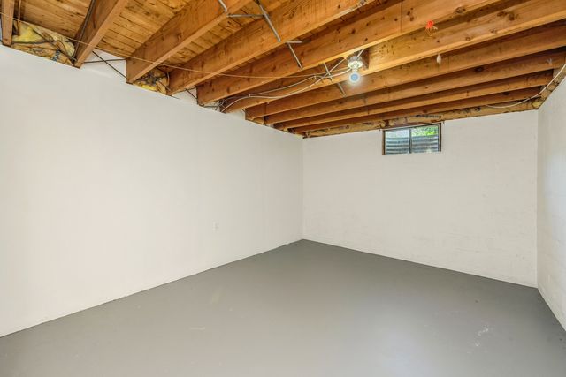 319 N Lord Avenue, Carpentersville, IL 60110