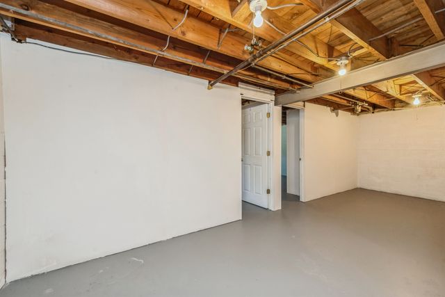 319 N Lord Avenue, Carpentersville, IL 60110