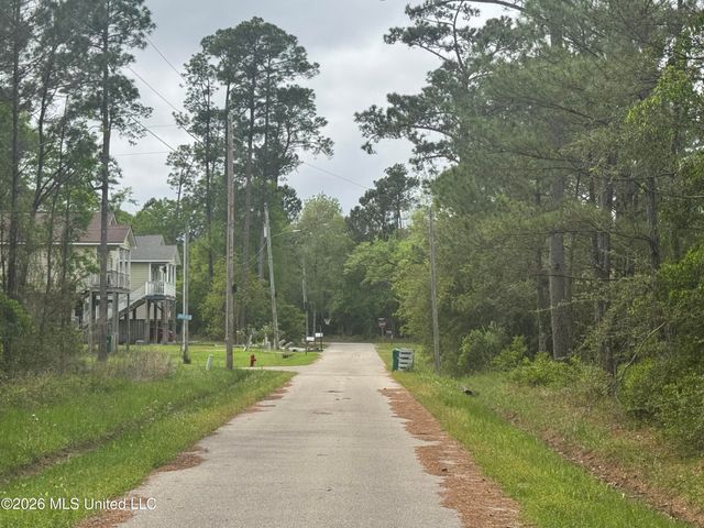 Nsn 10-12 Monroe Street, Waveland, MS 39576