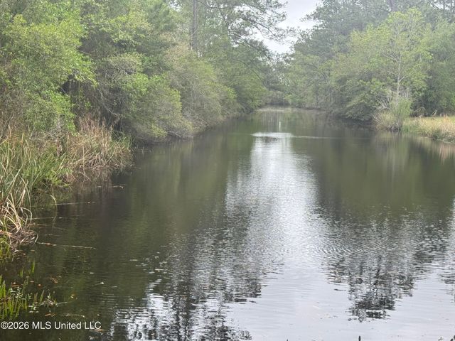 Nsn 10-12 Monroe Street, Waveland, MS 39576