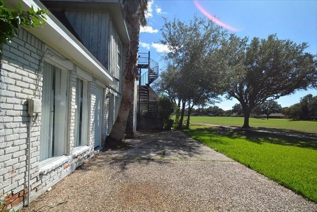 538 Longview Drive, Sugar Land, TX 77478