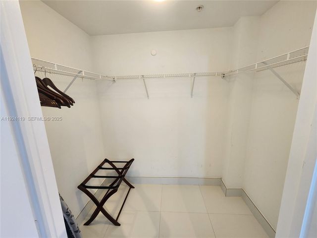 244 Biscayne Blvd 3006, Miami, FL 33132