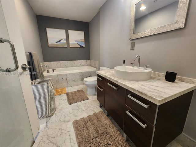 244 Biscayne Blvd 3006, Miami, FL 33132