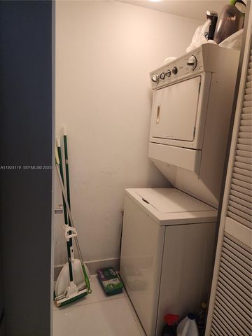 244 Biscayne Blvd 3006, Miami, FL 33132