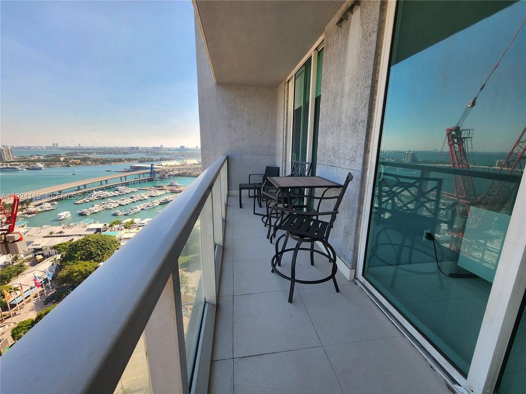 244 Biscayne Blvd 3006, Miami, FL 33132