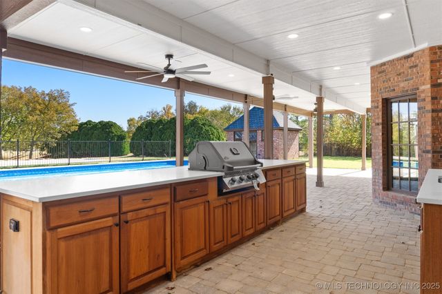 3002 Quail Ridge Circle, Durant, OK 74701