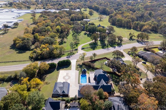 3002 Quail Ridge Circle, Durant, OK 74701