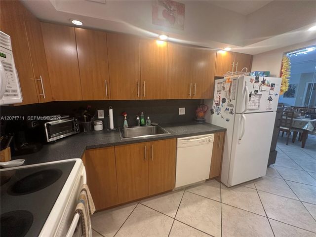1985 S Ocean Drive 12B, Hallandale Beach, FL 33009