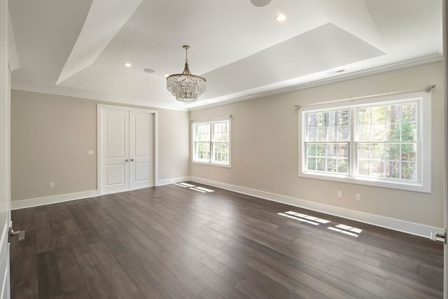 9 Schaffner Ln, Dover, MA 02030