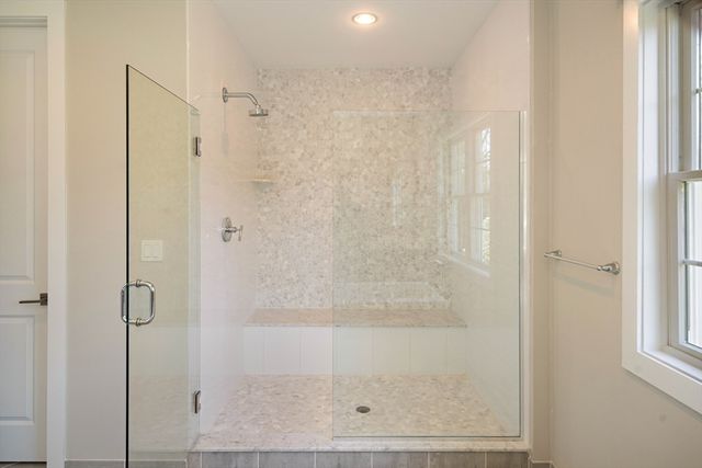 9 Schaffner Ln, Dover, MA 02030