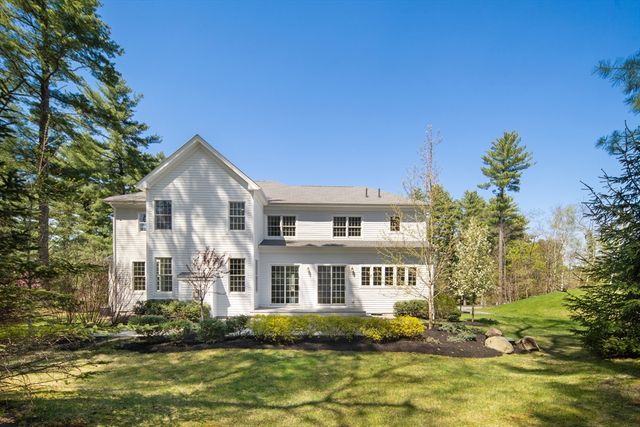 9 Schaffner Ln, Dover, MA 02030