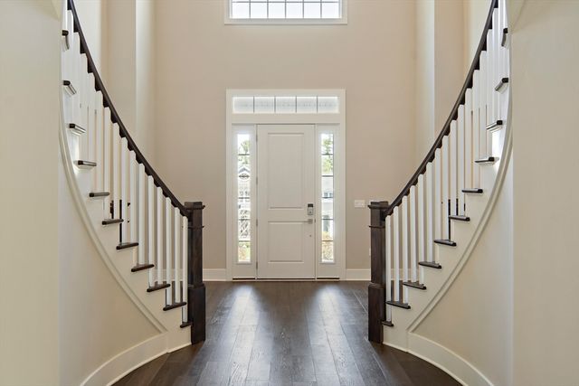 9 Schaffner Ln, Dover, MA 02030