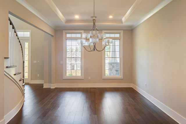 9 Schaffner Ln, Dover, MA 02030