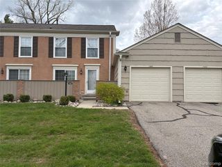 1584 Kings Cove Drive, Rochester Hills, MI 48306