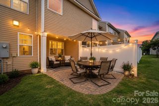 2748 Sawbridge Lane, Gastonia, NC 28056