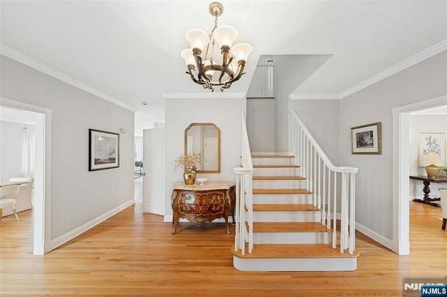 16 Lenape Trail, Montclair, NJ 07009