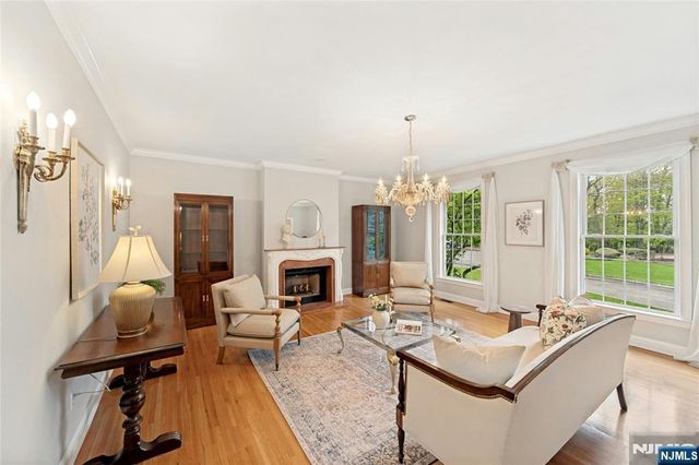 16 Lenape Trail, Montclair, NJ 07009