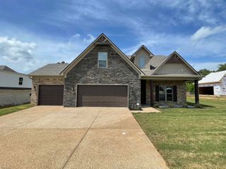 32 FORSYTH LN, Munford, TN 38058