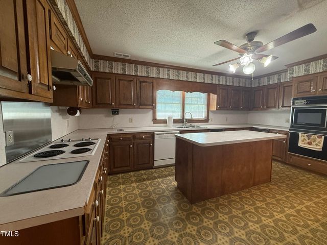 4221 Zacks Mill Road, Angier, NC 27501