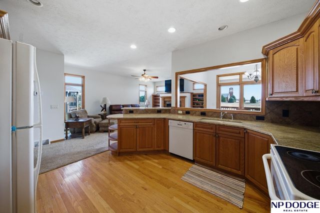 1682 Deer Run, Fremont, NE 68025
