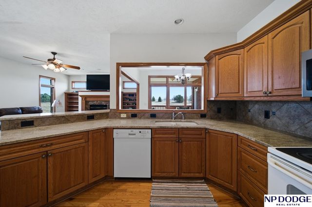 1682 Deer Run, Fremont, NE 68025