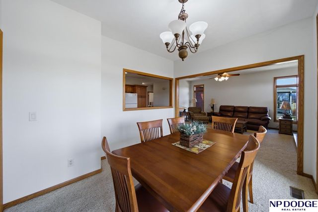 1682 Deer Run, Fremont, NE 68025