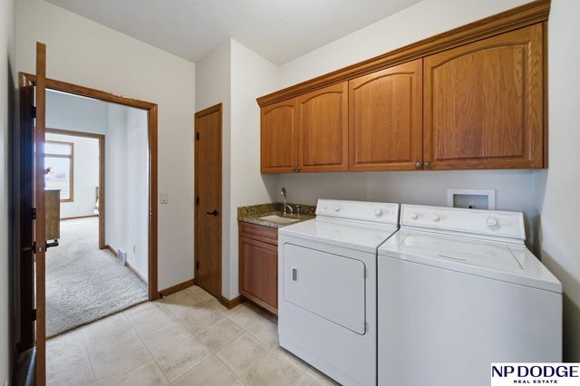 1682 Deer Run, Fremont, NE 68025