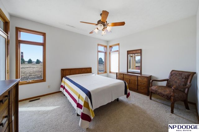 1682 Deer Run, Fremont, NE 68025