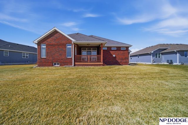 1682 Deer Run, Fremont, NE 68025