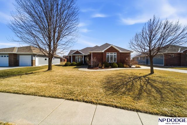1682 Deer Run, Fremont, NE 68025