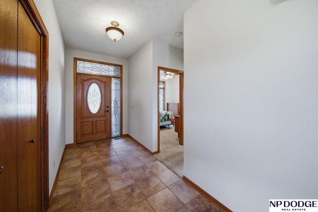 1682 Deer Run, Fremont, NE 68025