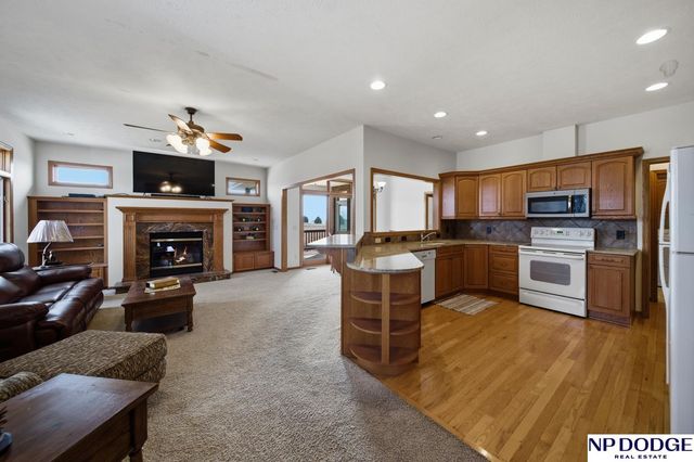 1682 Deer Run, Fremont, NE 68025