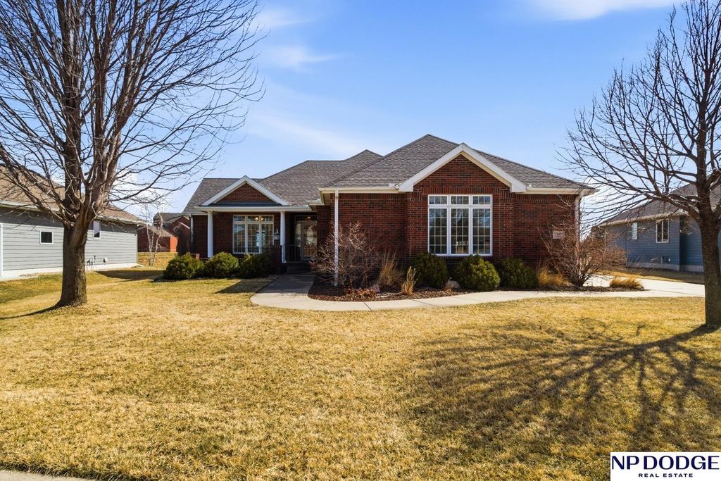 1682 Deer Run, Fremont, NE 68025